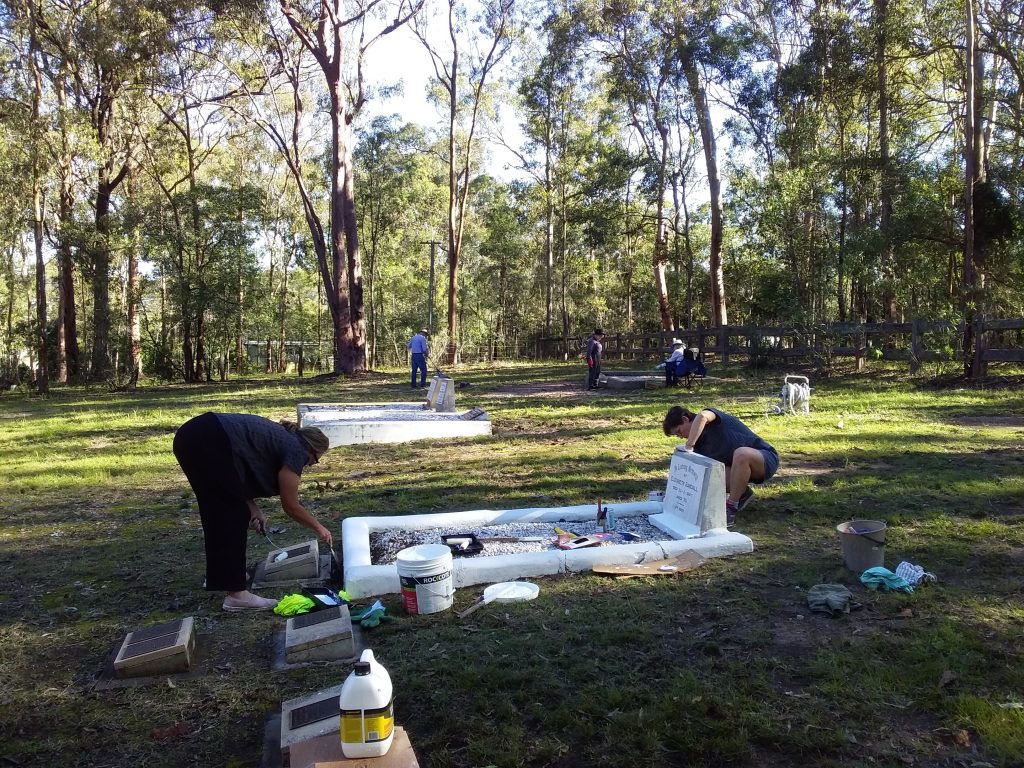 Moggill_Historical_Society_cemetery_working_bee