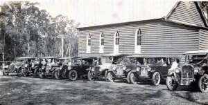 Cars_parked_outside_Methodist_Church_1928_courtesy_Bill_Connie_Sugars